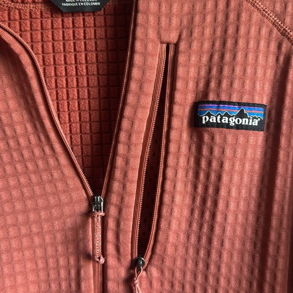 Patagonia Women's R1 Pullover Burl Red Medium - Picture 8 of 9